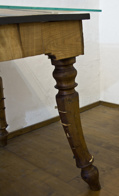Hillsideout CROOKED TABLE